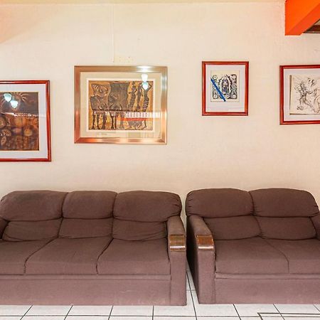 Capital O Hotel Villa De Leon Oaxaca Ngoại thất bức ảnh