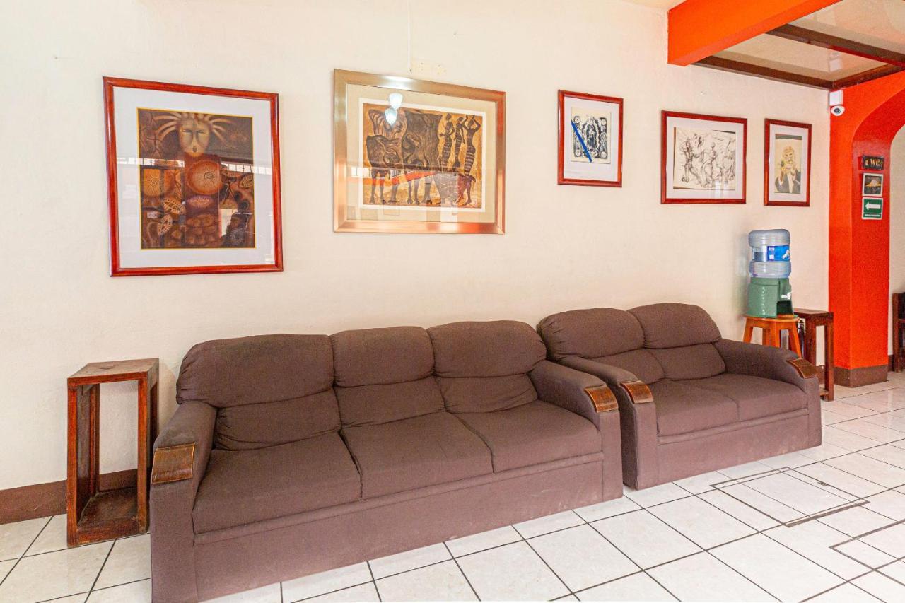 Capital O Hotel Villa De Leon Oaxaca Ngoại thất bức ảnh