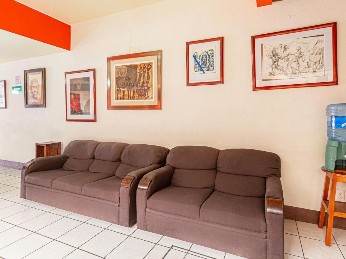 Capital O Hotel Villa De Leon Oaxaca Ngoại thất bức ảnh