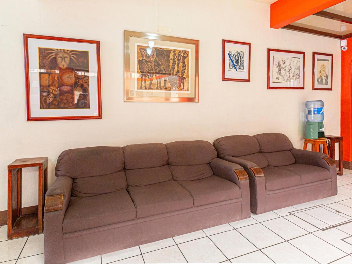 Capital O Hotel Villa De Leon Oaxaca Ngoại thất bức ảnh